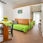 Boomerang Apartment