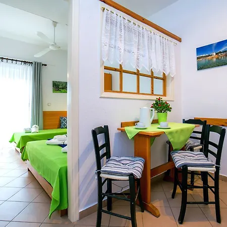 Apartment Boomerang *