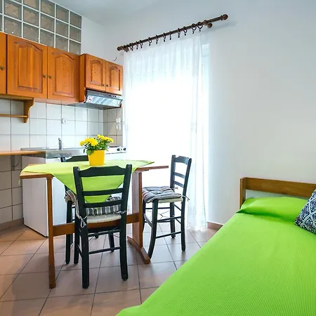 Boomerang Apartment