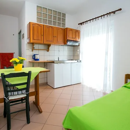 Apartment Boomerang *